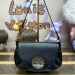 Louis Vuitton Sunset Vibe M12192 Black